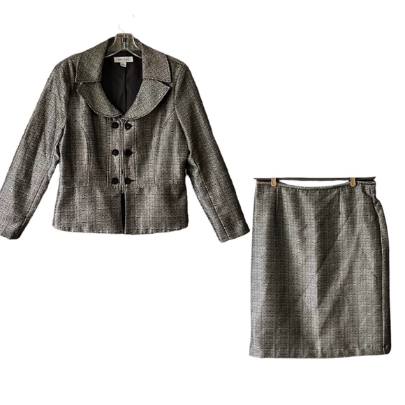 Danillo Skirt/Jacket Classy, Stylish Business Matching Skirt Set. Size 12 - Picture 1 of 9